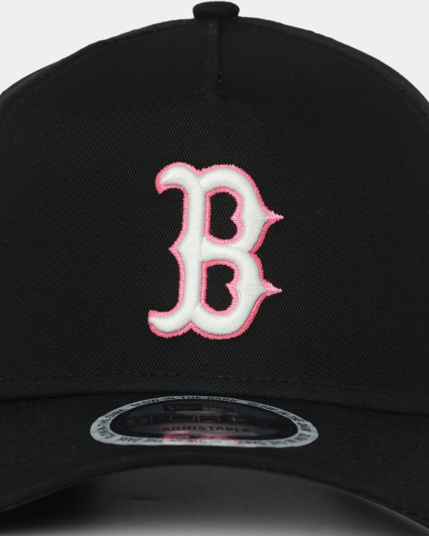 New Era Boston Red Sox Neon Pink 9FORTY A-Frame Snapback Black/Neon New Era Boston Red Sox Neon Pink 9FORTY A-Frame Snapback Black/Neon -Mitchell & Ness Shop 01022796 YB489 default 0050