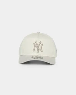 New Era New York Yankees 9FORTY A-Frame Snapback Chrome White