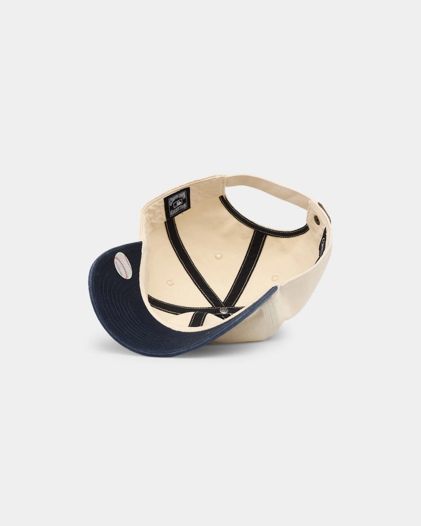 47 Brand Chicago White Sox Clean Up Strapback Natural '47 BRAND 47 Brand Chicago White Sox Clean Up Strapback Natural -Mitchell & Ness Shop 01027621 YN001 default 0060