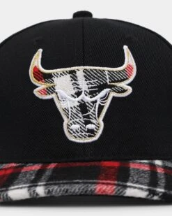 Pro Standard Chicago Bulls Prop Prep Plaid Snapback Black 6 Pro Standard Chicago Bulls Prop Prep Plaid Snapback Black -Mitchell & Ness Shop 01029716 YB001 default 0050