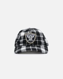 Pro Standard Las Vegas Raiders Pro Prep Dad Strapback White/Black 6 Pro Standard Las Vegas Raiders Pro Prep Dad Strapback White/Black -Mitchell & Ness Shop 01029983 YW110 default 0050