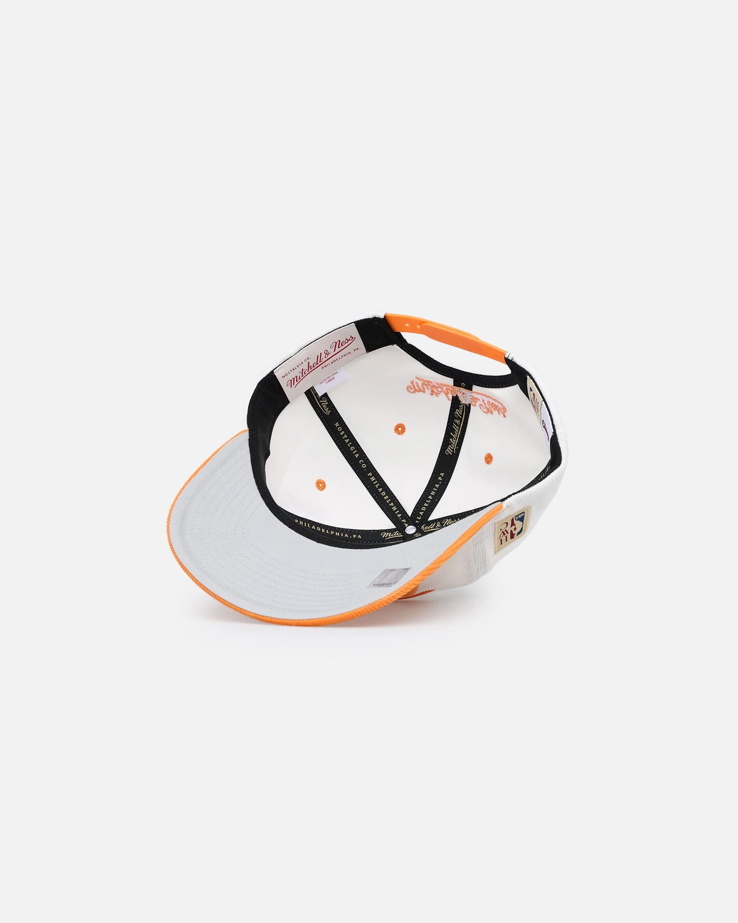 Mitchell & Ness Chicago Bulls Pastel Corduroy Snapback White Cream/Orange Mitchell & Ness Chicago Bulls Pastel Corduroy Snapback White Cream/Orange -Mitchell & Ness Shop 01032440 YX676 default 0060