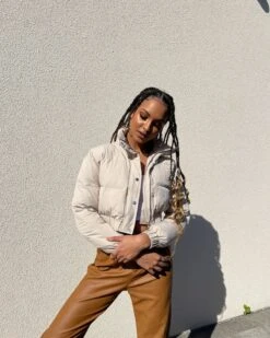 XXIIII Women's Dee Crop Puffer Jacket Beige -Mitchell & Ness Shop 02031834 Y1000 womens 0025