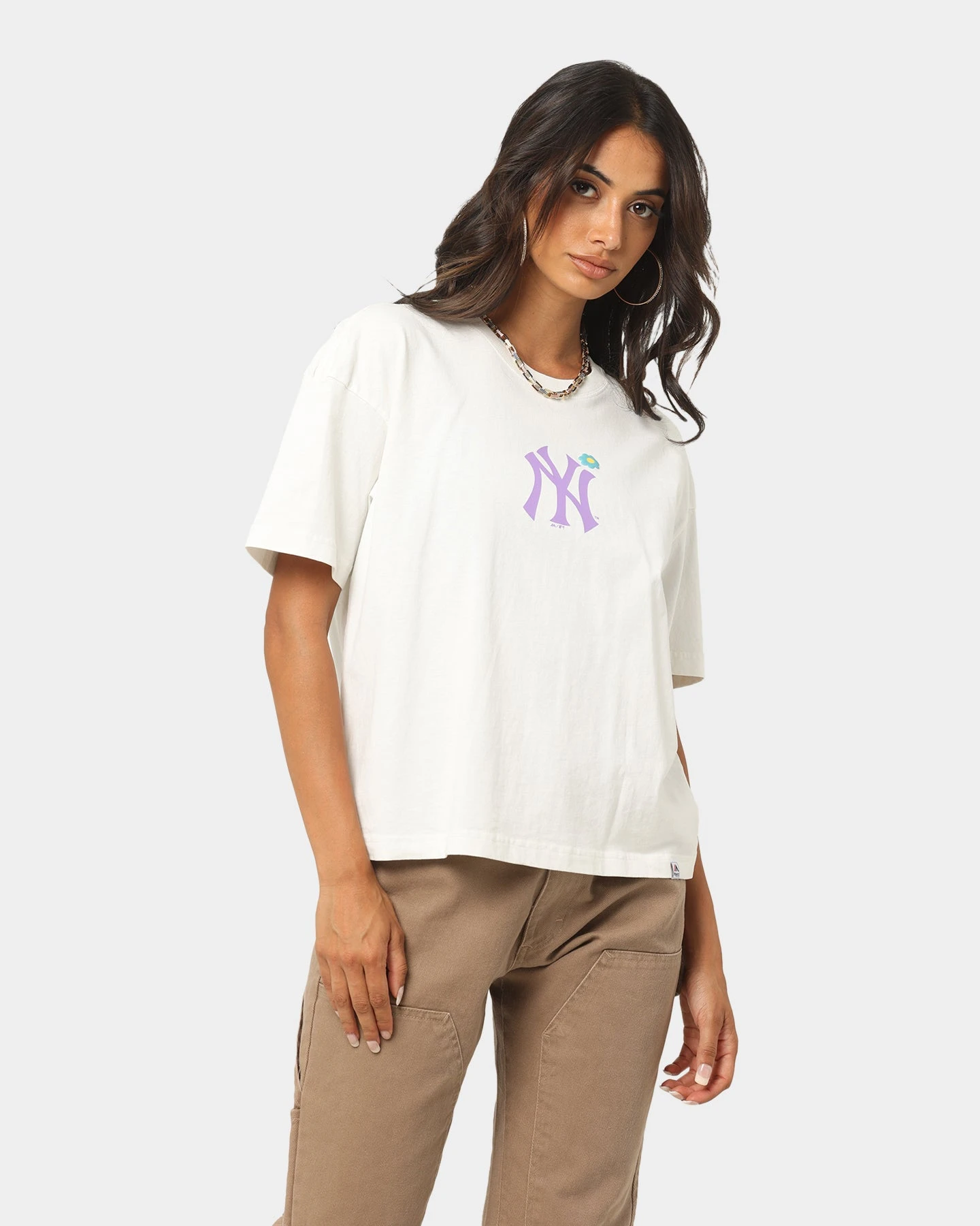 Majestic Athletic Women's New York Yankees Bespoke Logo T-Shirt Vintage White Majestic Athletic Women's New York Yankees Bespoke Logo T-Shirt Vintage White -Mitchell & Ness Shop 02033912 YV003 womens 0010