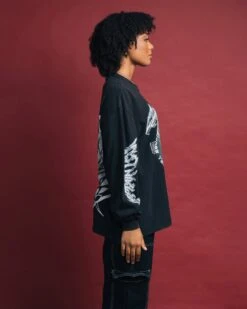 Goat Crew X Attack On Titan Captain Levi Long Sleeve Vintage T-Shirt Black Wash -Mitchell & Ness Shop 02038401 YB295 womens 050