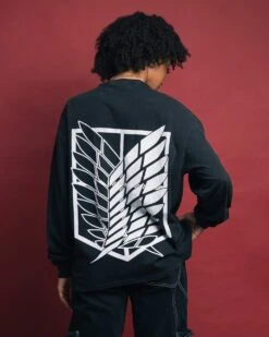 Goat Crew X Attack On Titan Captain Levi Long Sleeve Vintage T-Shirt Black Wash -Mitchell & Ness Shop 02038401 YB295 womens 070