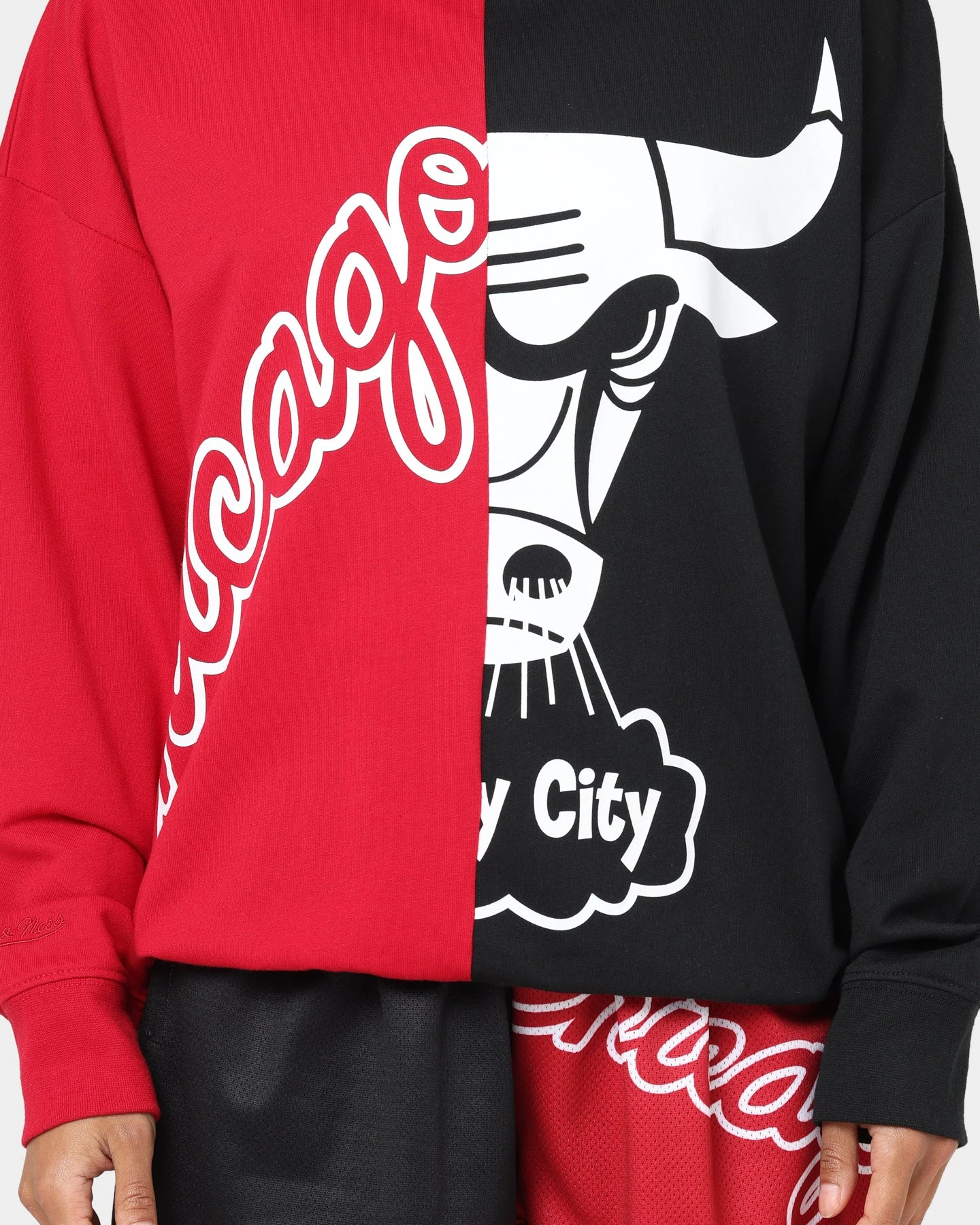 Mitchell & Ness Women's Chicago Bulls Big Face 5.0 Crewneck Red Mitchell & Ness Women's Chicago Bulls Big Face 5.0 Crewneck Red -Mitchell & Ness Shop 02039151 YR001 womens 0030