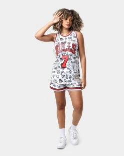 Mitchell & Ness Women's Chicago Bulls Doodle Shorts Black/White 3 Mitchell & Ness Women's Chicago Bulls Doodle Shorts Black/White -Mitchell & Ness Shop 03009579 YB012 womens 00020