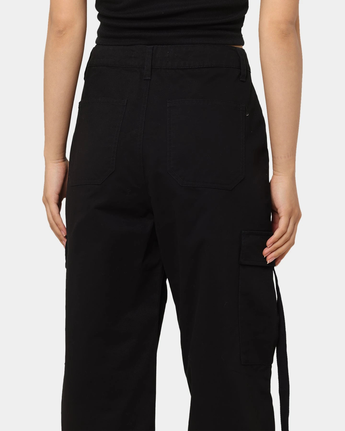 MNML Women's Baggy Cargo Pants Black MNML Women's Baggy Cargo Pants Black -Mitchell & Ness Shop 03010298 YB001 womens 0080