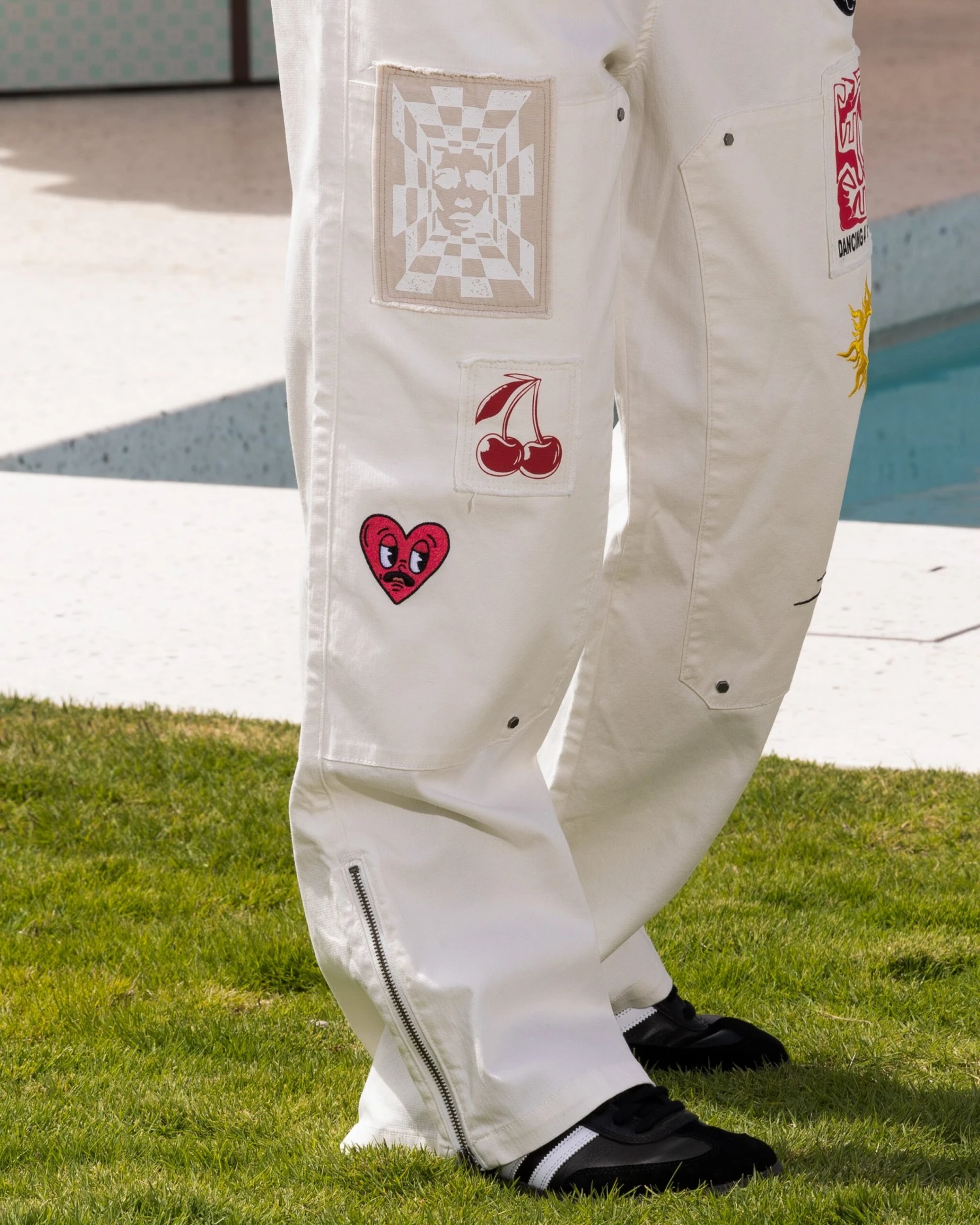 Loiter Patchwork Double Knee Pants Off White Loiter Patchwork Double Knee Pants Off White -Mitchell & Ness Shop 03011408 YO007 womens 0030 scaled