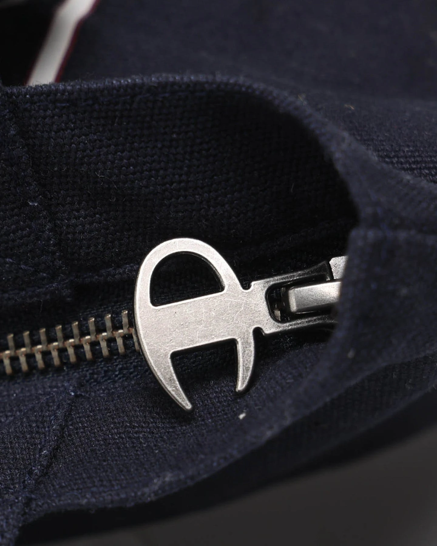 Champion C Life Varsity Tote Bag Navy Champion C Life Varsity Tote Bag Navy -Mitchell & Ness Shop 06008447 YN200 default 00040 5fbf7df3 7dc2 4b23 86fd c9a3f9ba0a3d