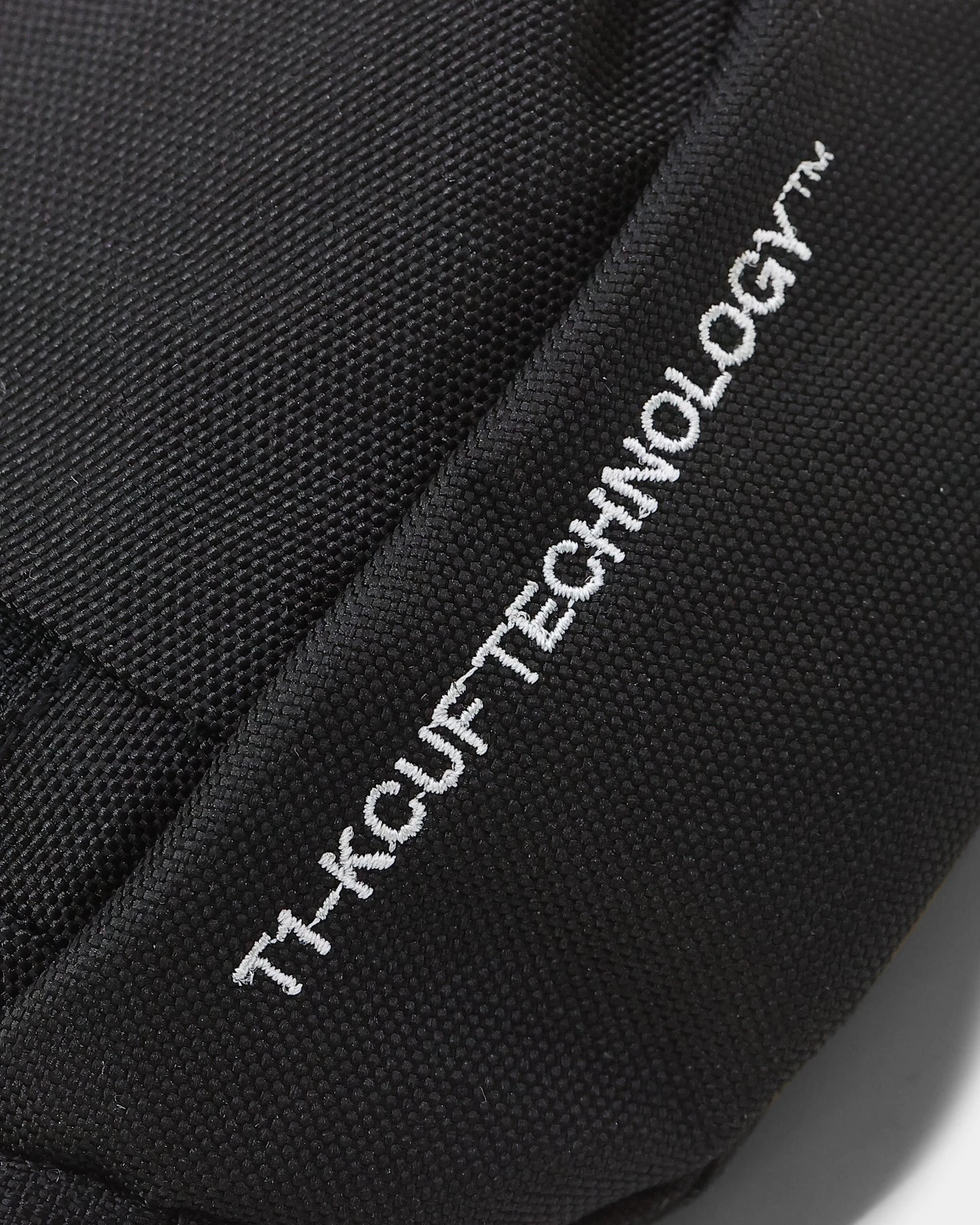 HUF Bunker Shoulder Bag Black HUF Bunker Shoulder Bag Black -Mitchell & Ness Shop 06009460 YB001 default 0050