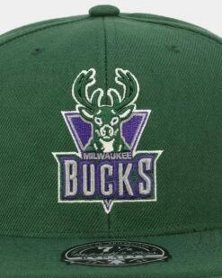Mitchell & Ness Milwaukee Bucks 'Team Ground 2.0 Hardwood Classics' Fitted Green -Mitchell & Ness Shop 195563745489 default 0060