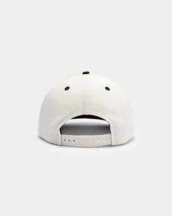 New Era Pittsburgh Pirates Off White Script Old Golfer Snapback Off White 4 New Era Pittsburgh Pirates Off White Script Old Golfer Snapback Off White -Mitchell & Ness Shop 195599784070 default 0030