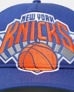 New Era New York Knicks 'Oversized Team Logo' Old Golfer Snapback Blue/Orange -Mitchell & Ness Shop 195853390276 default 0050