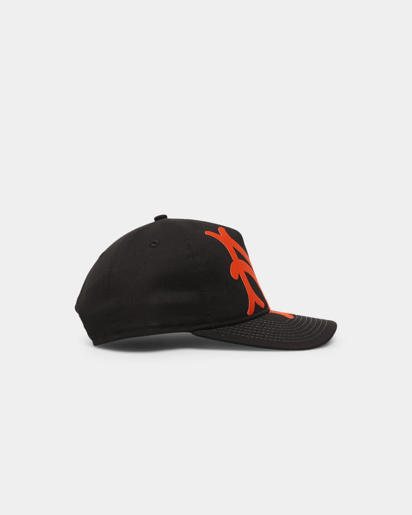 New Era New York Giants 'Oversized Team Logo' Old Golfer Snapback Black/Orange New Era New York Giants 'Oversized Team Logo' Old Golfer Snapback Black/Orange -Mitchell & Ness Shop 195853390290 default 0030