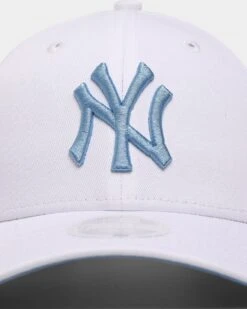 New Era Women's New York Yankees "Legend Blue" 9FORTY Casual Strapback White/Legend Blue -Mitchell & Ness Shop 195953584001 default 0050 7605a7e6 0896 4f5b be4a eeb03d53c15f