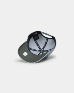 New Era New York Yankees 9FORTY A-Frame Snapback Silver/New Olive -Mitchell & Ness Shop 196080455936 default 0060