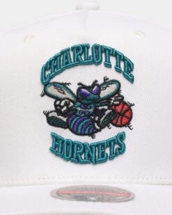 Mitchell & Ness Charlotte Hornets 'Hardwood Classics Patch' Classic Red Snapback Cream 7 Mitchell & Ness Charlotte Hornets 'Hardwood Classics Patch' Classic Red Snapback Cream -Mitchell & Ness Shop 196294228906 default 0050