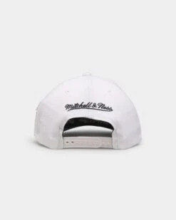 Mitchell & Ness Brooklyn Nets 'Hardwood Classics Patch' Classic Red Snapback Cream -Mitchell & Ness Shop 196294228937 default 0020