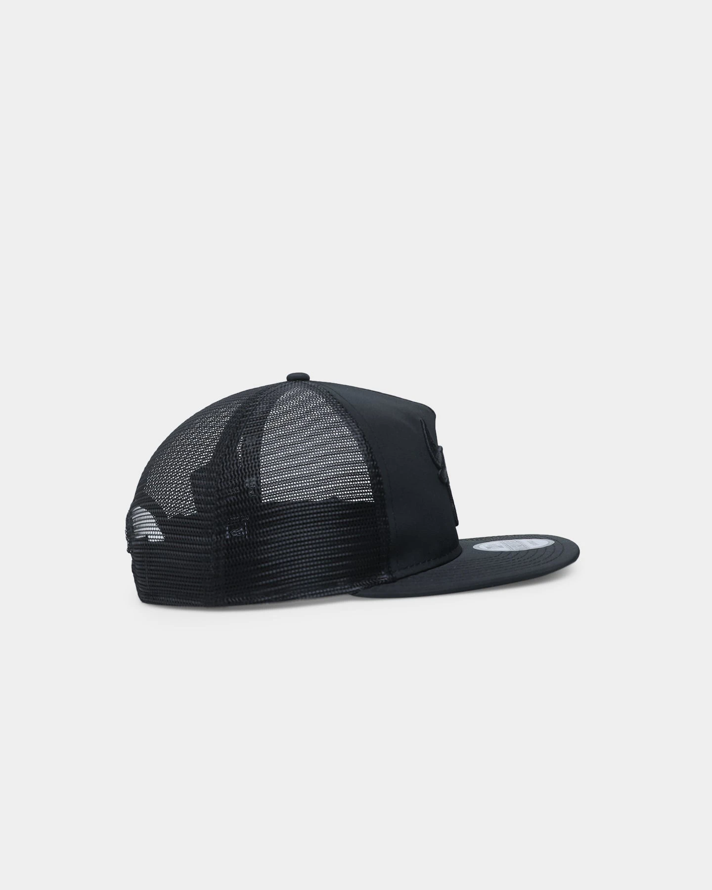New Era Chicago Bulls Trucker Golfer Snapback Black/Black New Era Chicago Bulls Trucker Golfer Snapback Black/Black -Mitchell & Ness Shop 196313044104 default 0030