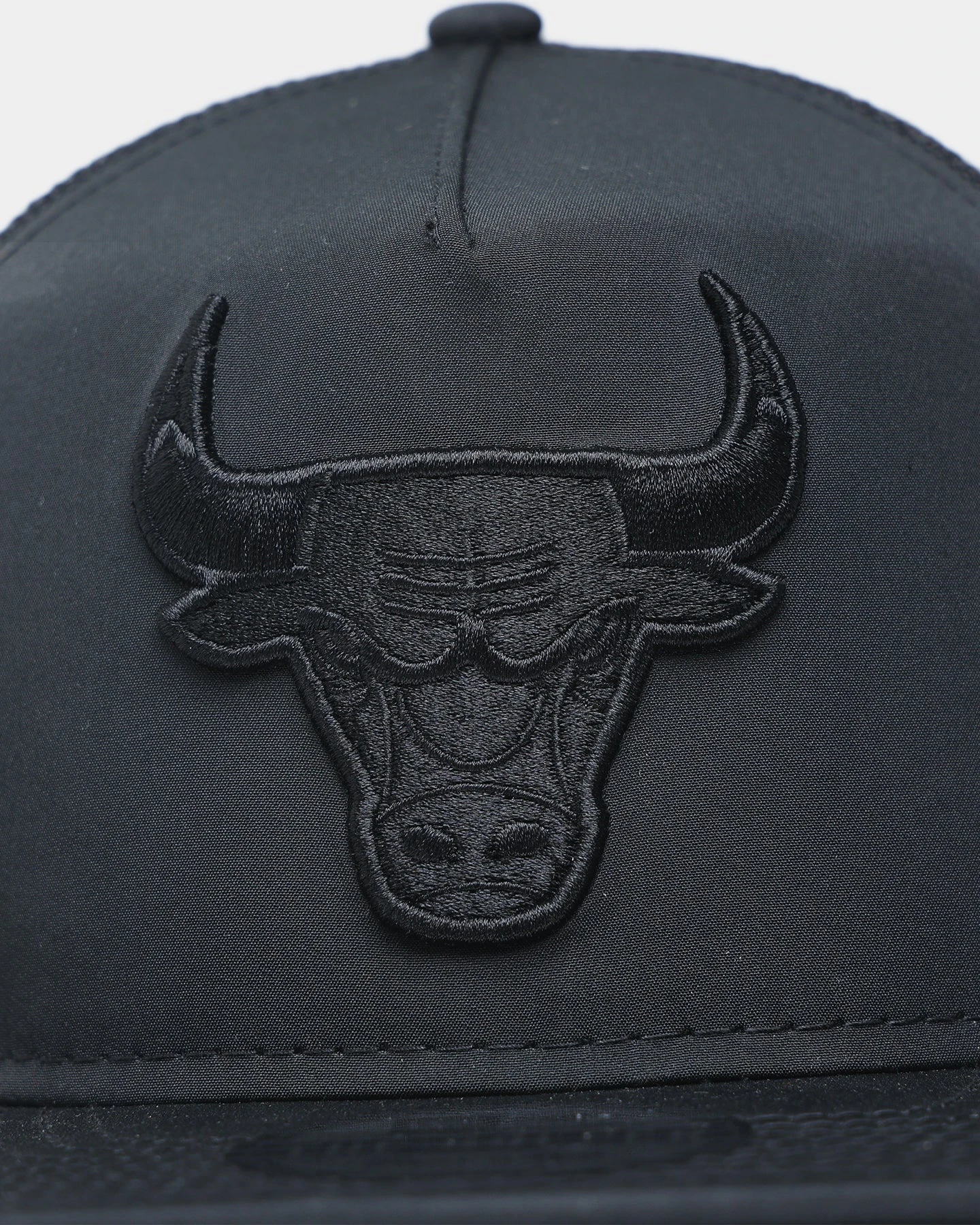 New Era Chicago Bulls Trucker Golfer Snapback Black/Black New Era Chicago Bulls Trucker Golfer Snapback Black/Black -Mitchell & Ness Shop 196313044104 default 0050