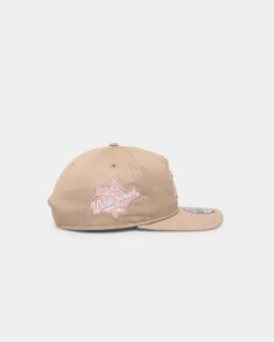 New Era New York Yankees 'Tumbleweed Sundae' Old Golfer Snapback Khaki/Pink 5 New Era New York Yankees 'Tumbleweed Sundae' Old Golfer Snapback Khaki/Pink -Mitchell & Ness Shop 196313870703 default 0030