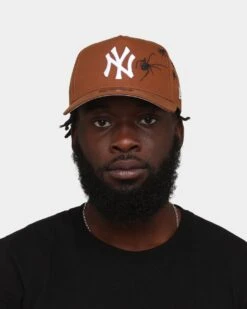 New Era New York Yankees 'Spider Crown' 9FORTY A-Frame Snapback Chocolate -Mitchell & Ness Shop 196315936674 mens 0100