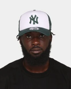 New Era New York Yankees 'Dark Green' 9FORTY A- Frame Snapback Dark Green 9 New Era New York Yankees 'Dark Green' 9FORTY A- Frame Snapback Dark Green -Mitchell & Ness Shop 196502733253 mens 0100