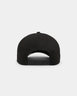 New Era Chicago Bulls 'Metal Badge' 9FORTY K-Frame Snapback Black/Silver -Mitchell & Ness Shop 196819011310 default 0020