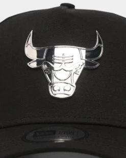 New Era Chicago Bulls 'Metal Badge' 9FORTY K-Frame Snapback Black/Silver -Mitchell & Ness Shop 196819011310 default 0050