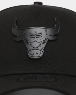 New Era Chicago Bulls 'Metal Badge' 9FORTY K-Frame Snapback Black/Black 7 New Era Chicago Bulls 'Metal Badge' 9FORTY K-Frame Snapback Black/Black -Mitchell & Ness Shop 196819011372 default 0050