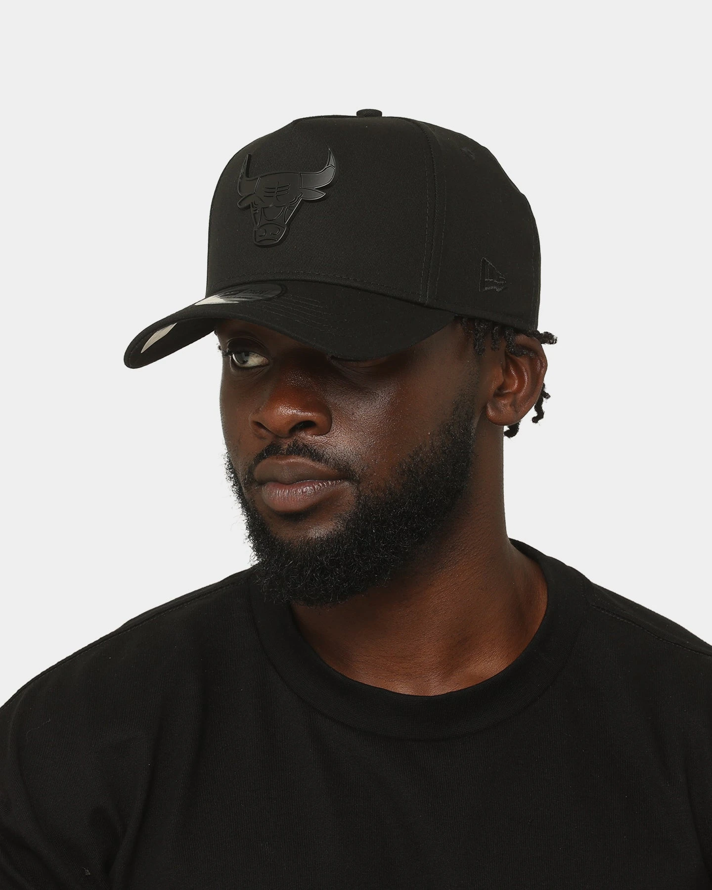 New Era Chicago Bulls 'Metal Badge' 9FORTY K-Frame Snapback Black/Black New Era Chicago Bulls 'Metal Badge' 9FORTY K-Frame Snapback Black/Black -Mitchell & Ness Shop 196819011372 mens 0011