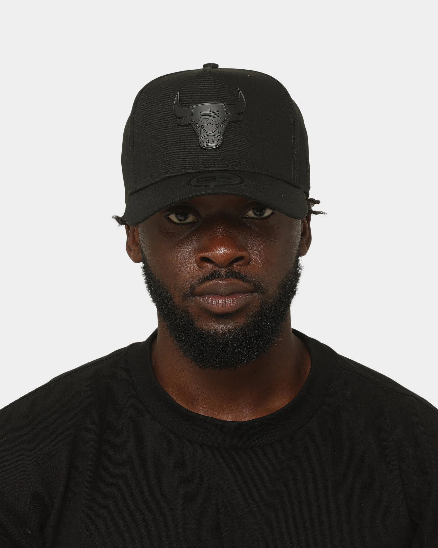 New Era Chicago Bulls 'Metal Badge' 9FORTY K-Frame Snapback Black/Black New Era Chicago Bulls 'Metal Badge' 9FORTY K-Frame Snapback Black/Black -Mitchell & Ness Shop 196819011372 mens 0100