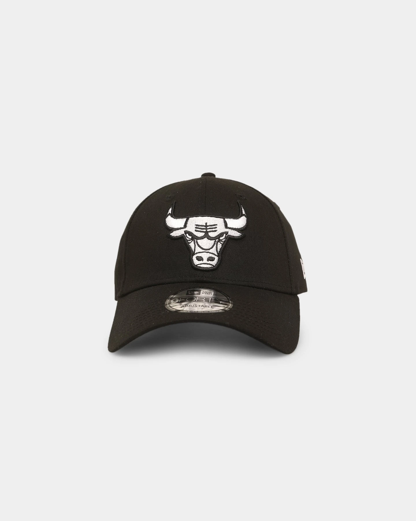 New Era Chicago Bulls Core 9FORTY Casual Strapback Black/White New Era Chicago Bulls Core 9FORTY Casual Strapback Black/White -Mitchell & Ness Shop 196819011723 default 0010