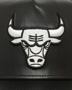 New Era Chicago Bulls 'PU Leather' 9FORTY K-Frame Strapback Black/White 8 New Era Chicago Bulls 'PU Leather' 9FORTY K-Frame Strapback Black/White -Mitchell & Ness Shop 196819075091 default 0060