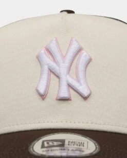 New Era New York Yankees 'Neapolitan Ice Cream' Trucker 9FORTY K-Frame Snapback Chrome White -Mitchell & Ness Shop 197214870540 default 0050