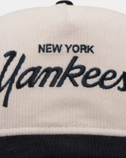 New Era New York Yankees 'Chrome Corduroy Throwback Script' Golfer Snapback Chrome White -Mitchell & Ness Shop 197215840016 default 0050