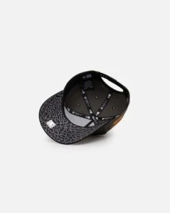 New Era Los Angeles Lakers 'Legendary Charcoal' 9FORTY A-Frame Snapback Charcoal/Black -Mitchell & Ness Shop 197882781506 default 0060