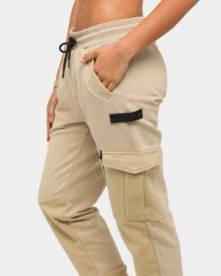 Carré Evolution Cargo Track Pant Stone -Mitchell & Ness Shop 4454569222445 womens 00090